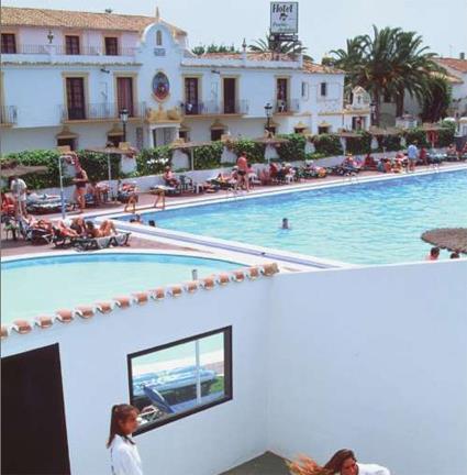 Hotel Club Pueblo Andaluz 3 *** / San Pedro De Alcantara / Andalousie