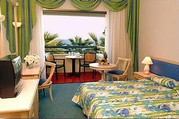 Hotel Palm Beach 4 **** / Lanarca / Chypre