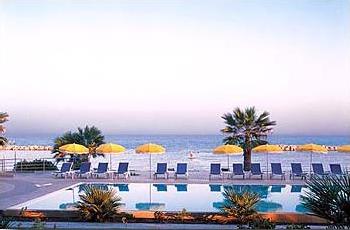 Hotel Palm Beach 4 **** / Lanarca / Chypre
