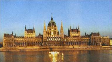 Circuit en Europe / Découverte Européenne / Le Parlement de Budapest