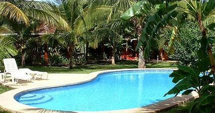 Hotel Bahia Esmeralda 2 ** / Playa Potrero / Costa Rica