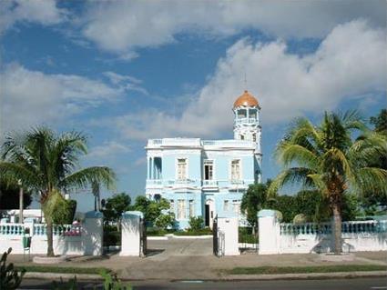 Hostal Palacio Azul 2 ** / Cienfuegos / Cuba 