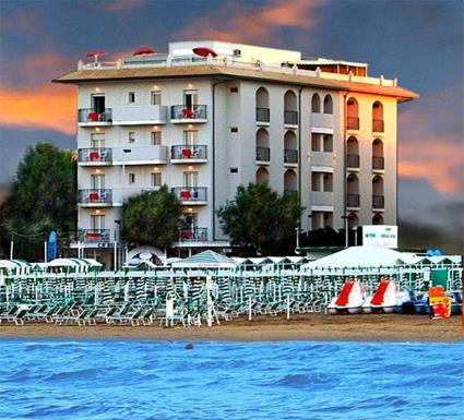 Hotel Ca' Bianca 3 *** Sup. / Riccione / Adriatique