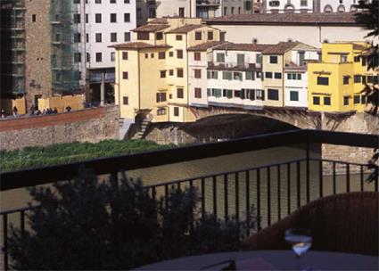 Hotel Lungarno 4 **** Sup. / Florence / Italie
