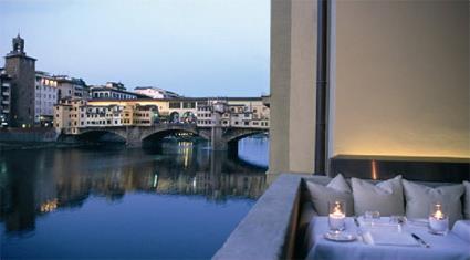 Hotel Lungarno 4 **** Sup. / Florence / Italie