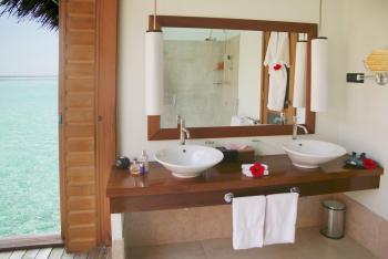 Hotel Meeru Village 4 ****/ Atoll Malé Nord / Îles Maldives