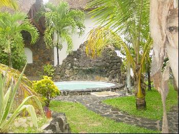 Hotel Emeraude 2 ** / Belle Mare / �le Maurice
