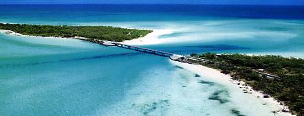 Circuit Quatuor en Iles Majeures / Iles Loyaut�s - Le pont de Mouli - Ouv�a
