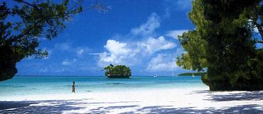 Circuit Quatuor en Iles Majeures / Iles Loyaut�s - Plage de Luengoni - Lifou