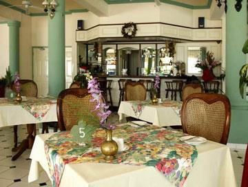 Hotel Palm Beach 2 ** / Praslin / Seychelles