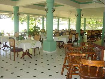Hotel Palm Beach 3 *** / Praslin / Seychelles