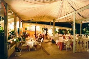 Hotel Anse Boileau 2 ** / Mah� / Seychelles