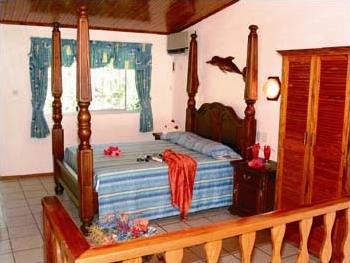 Hotel Chalets Cote Mer  2 ** / Praslin / Seychelles