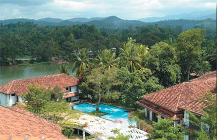 Hotel Mahaweli Reach 4 **** / Kandy / Sri Lanka