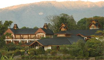Hotel Inl Lake View Resort 4 **** / Lac Inl / Birmanie