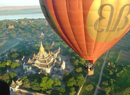 Les Excursions  Pagan / Balloon over Pagan / Birmanie