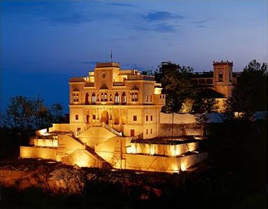 Hotel Ananda in the Himalaya 5 ***** / Narendra Nagar / Inde