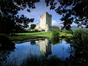 Ross-Castle-Killarney-National-Park-Ireland_b