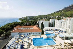 bluesun-hotel-alga-bazen_640_426