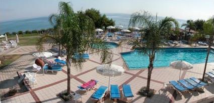 Hotel Club Faros Village 3 *** / Pervolia / Chypre