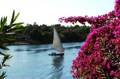 Croisire Au Fil du Nil / Au Dpart de Louxor / Egypte