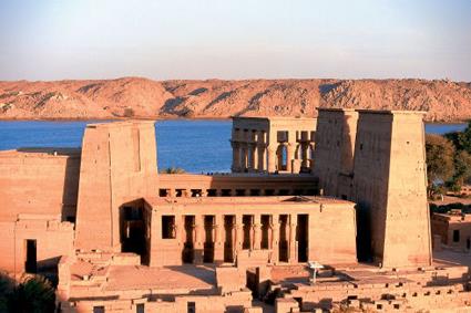 Croisire Haute Egypte vue du Nil  / Au Dpart de Louxor / Egypte