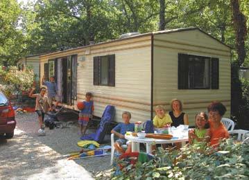 Camping Caravaning Le Bois Fleuri 4 **** / Argels / Languedoc - Roussillon