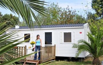 Camping Caravaning Les Abricotiers 3 *** / Argels / Languedoc - Roussillon