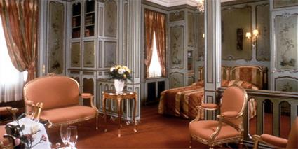 Hotel Raphael 4 **** / Paris / France