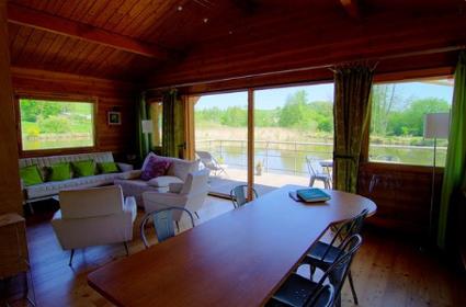 Court S�jour - Week-end / Vivre autrement un habitat lacustre de charme unique en france  / Bourgogne