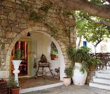 Hotel Arolithos 4 **** / Arolithos / Crte