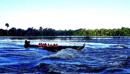 Guyane Circuit Aventure sur le Maroni en pirogue 