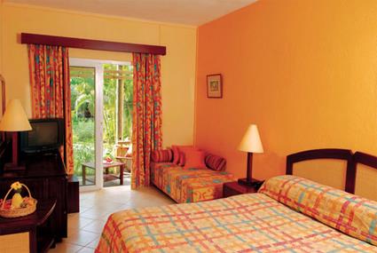 Hotel Le Bougainville 2 ** / Belle Mare / le Maurice