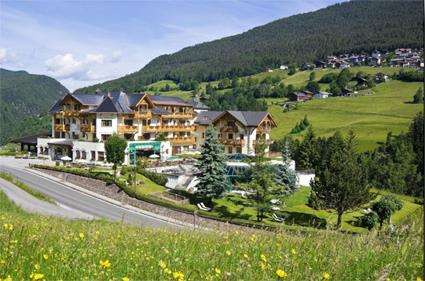 Hotel La Perla 4 ****  / Dolomites / Italie