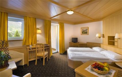 Hotel La Perla 4 ****  / Dolomites / Italie