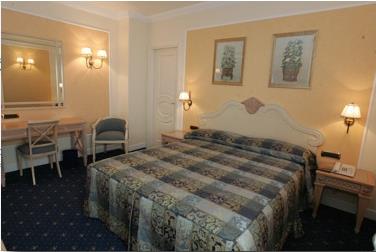 Hotel Palazzo Alabardieri 4 **** / Naples / Italie