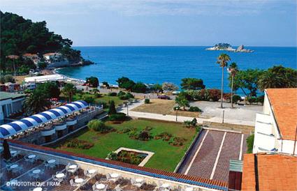 Hotel Club Palas 3 *** / Petrovac / Montngro