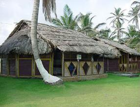 Hotel Dolphin Lodge 2 ** /  les San Blas / Panama