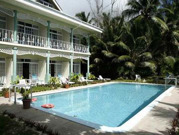 Hotel Palm Beach 2 ** / Praslin / Seychelles