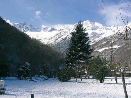 Hotel Club l' Ourson 2 ** / Bagnres de Luchon / Pyrnes 