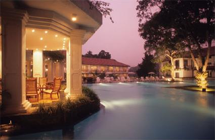 Hotel Mahaweli Reach 4 **** / Kandy / Sri Lanka