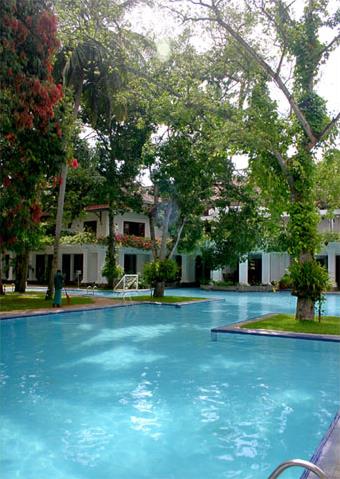 Hotel Mahaweli Reach 4 **** / Kandy / Sri Lanka