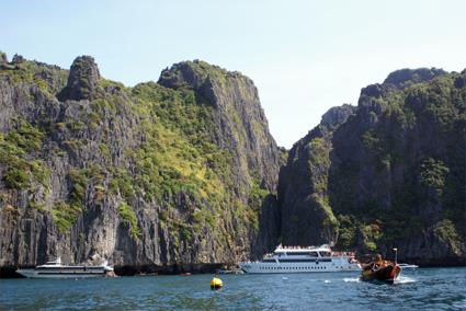 Circuit Envies Buissonnires Itinraire Un bateau sous le pont / Thalande