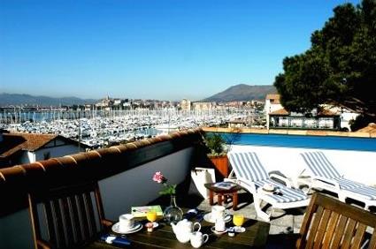 Complexe Hotelier Serge Blanco / Hotel Serge Blanco 3 *** / Hendaye / France