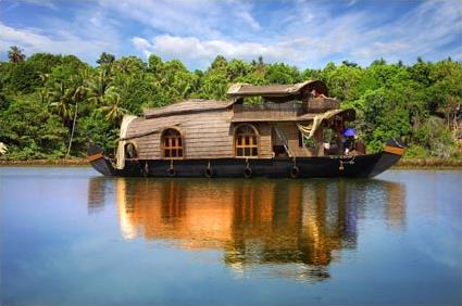 Les Backwaters du Kerala Les Excursions /  bord de l'Apsara sur les Backwaters / Inde du Sud