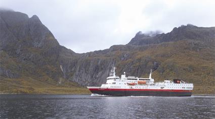 Le Navire MS Vesterlen / L'Express Ctier de Norvge / Norvge