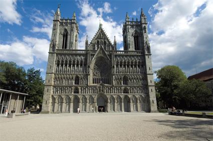 L'Express Ctier de Norvge / Excursions Sens Sud-Nord / 3A Trondheim : cathdrale Nidaros - Muse Ringve