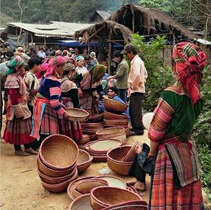 Circuit Vietnam Hors Sentiers / La balade des Hmong heureux / Vietnam