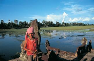 Vietnam au fil de l'eau / Un Steamer au fil du Mkong / Vietnam