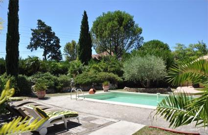 France / Location de vacances 4 **** / Cabannes / Bouches-du-Rhone 